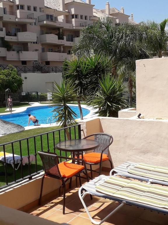 Duquesa Fairways, A Spacious Apartment With Fabulous Views And Facilities Manilva Exterior photo