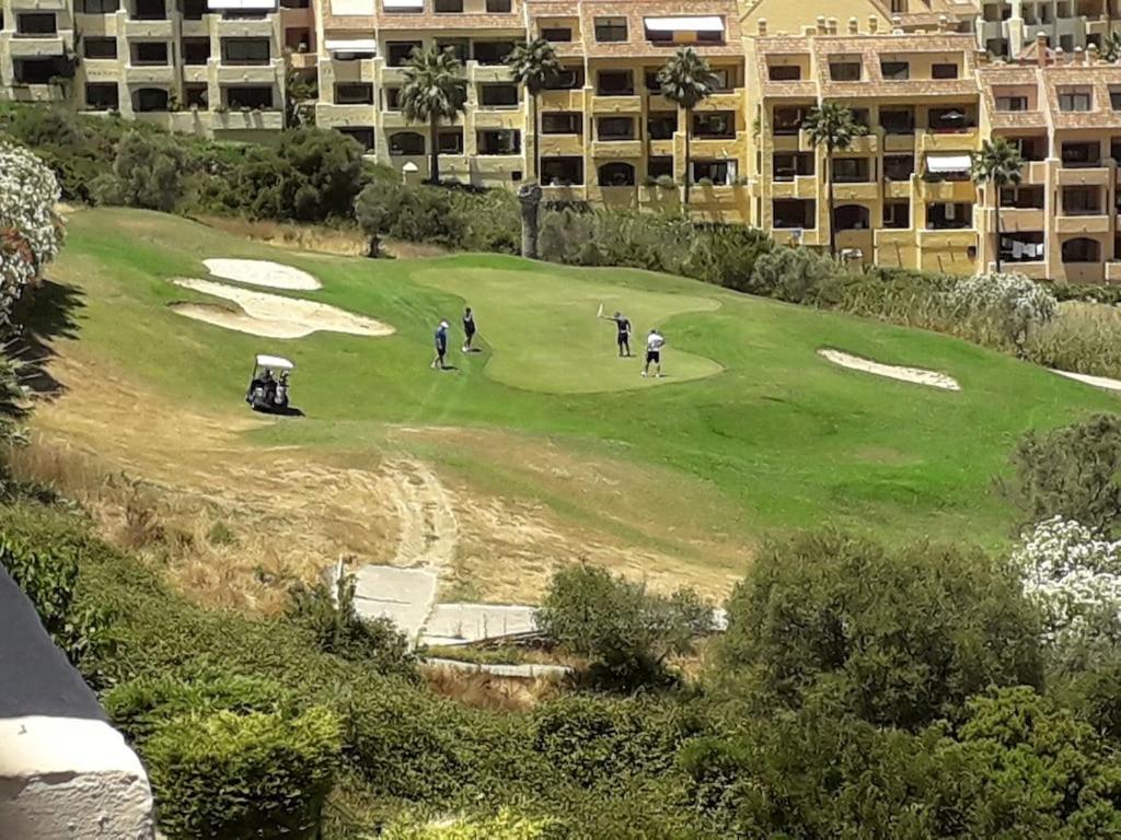 Duquesa Fairways, A Spacious Apartment With Fabulous Views And Facilities Manilva Exterior photo